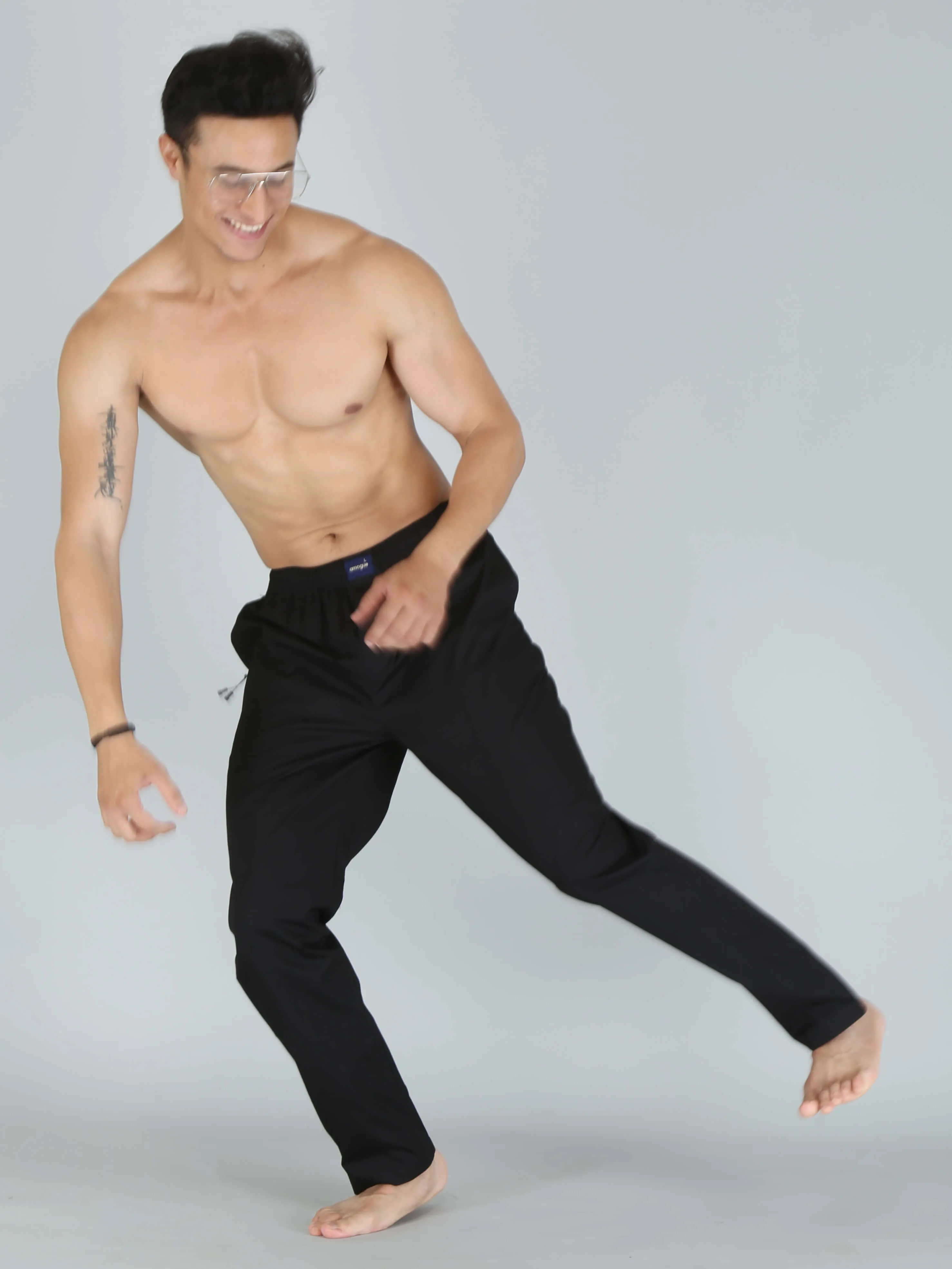 Black Solid Pure Cotton Pajamas For Men