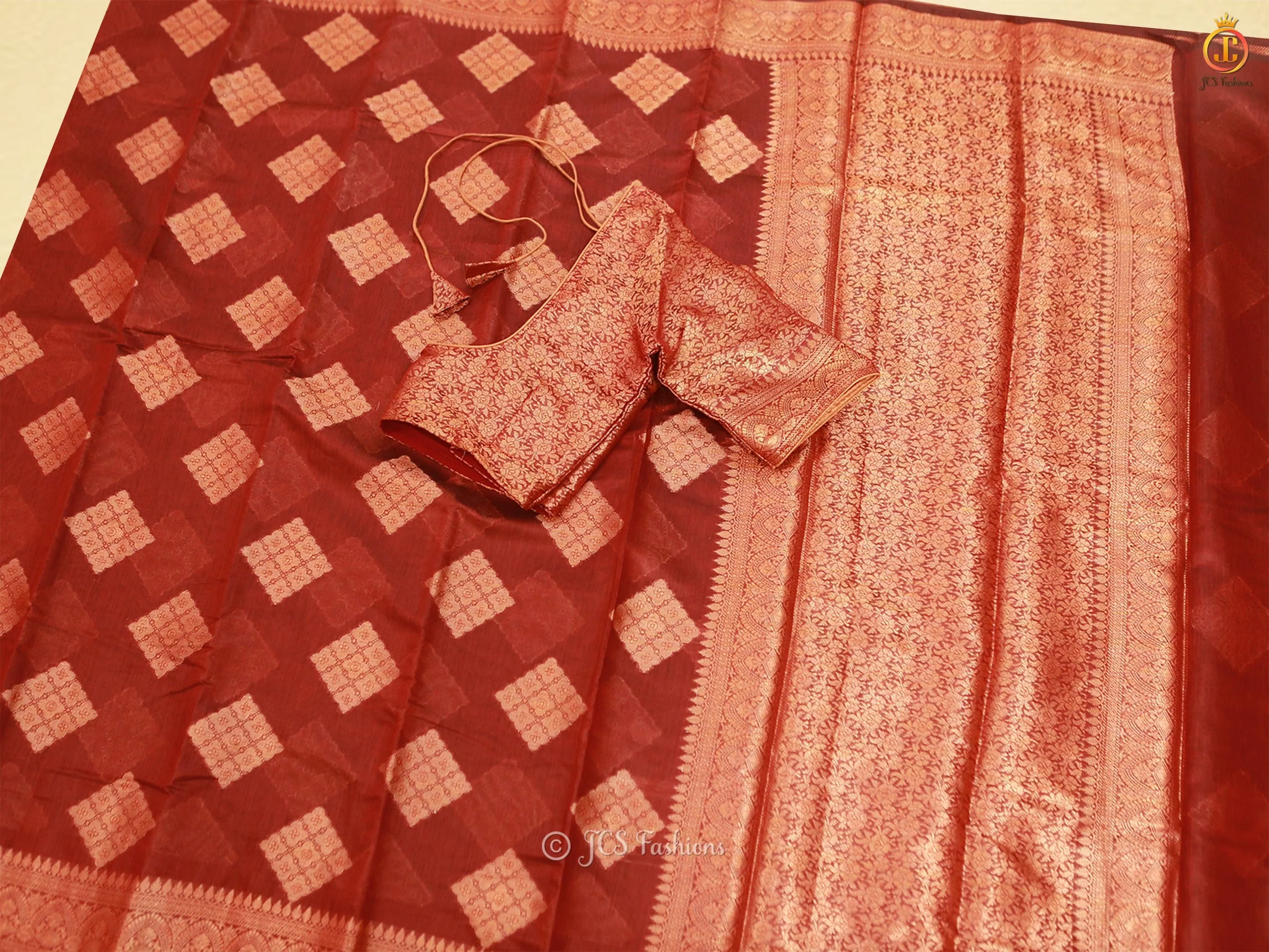 Elegant Soft Silk Cotton Saree With Brocade Blouse