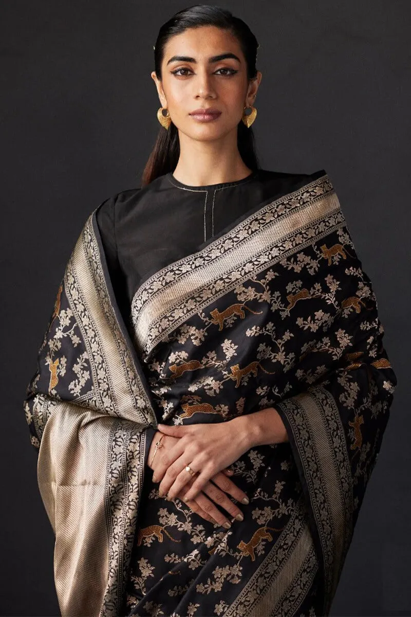 Vivacious Black Soft Silk Saree With Gratifying Blouse Piece